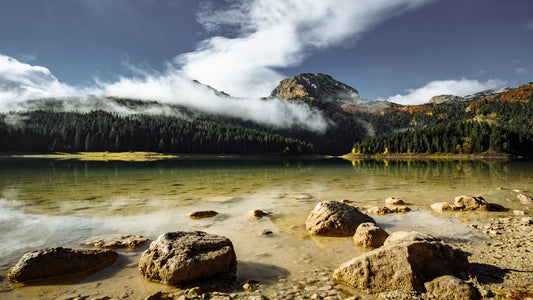 autumn-black-lake-durmitor-national-park-zabljak-tour-travel-excursion-montenegro